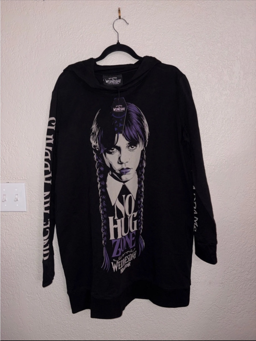 V- #KS316 - NWT - Wednesday Adam’s 'No Hug Zone' Black Longline Hoodie-3XL